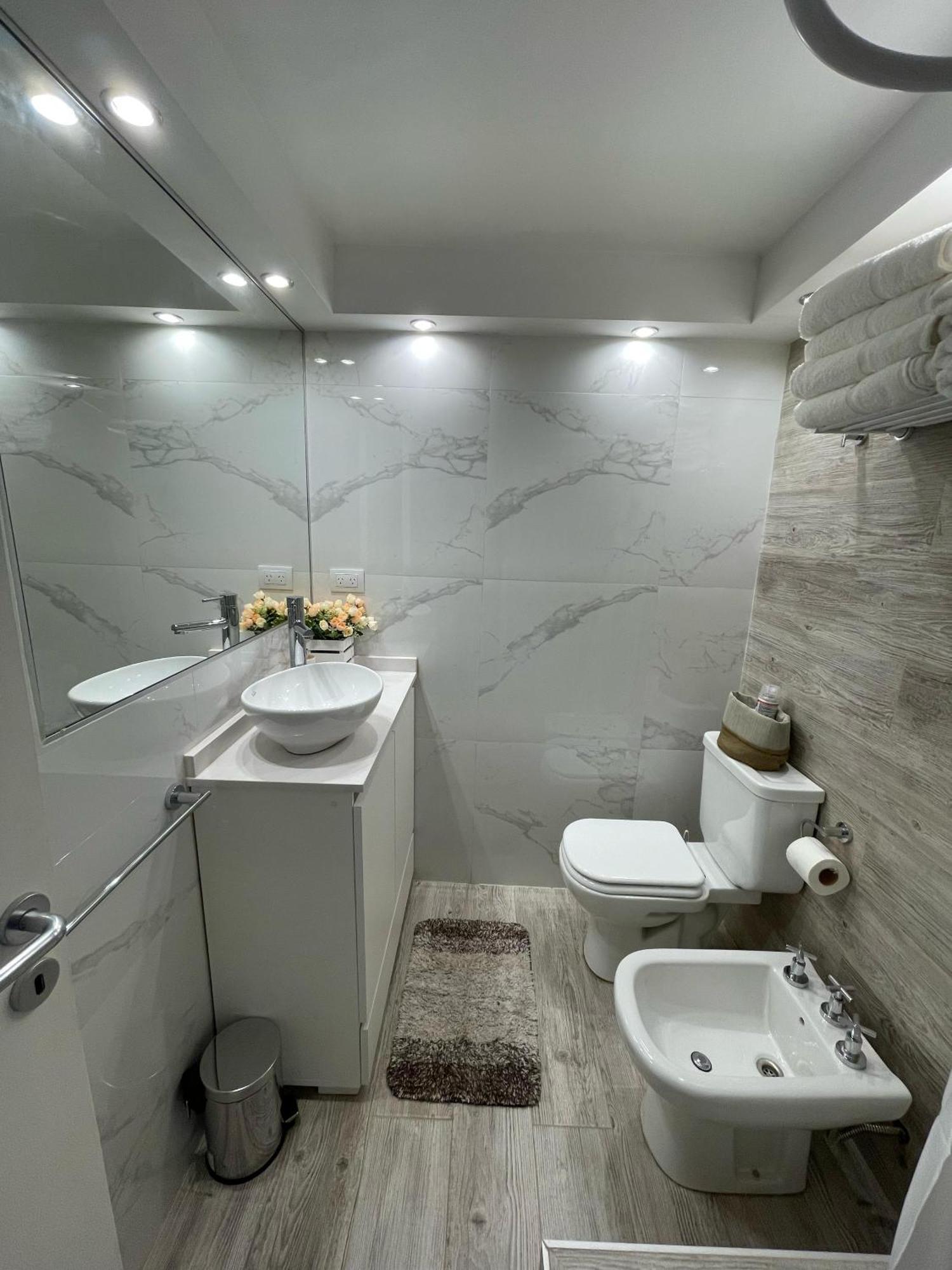 Departamento Centrico Con Cochera - Cordoba Argentina- المظهر الخارجي الصورة